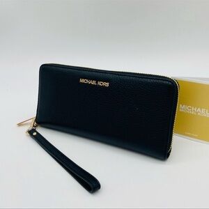 Michael Kors Large Continental Wallet Wristlet Black/Gold